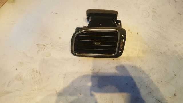 Volkswagen Polo 2010-2013 Çıkma Yedek Kalerifer Izgarası